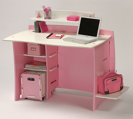 Toddler Desk on Legare Select Kid   S Desk Gives Plenty Of Space To Use   Plioz