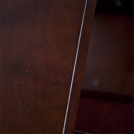 avente-grade bookcase