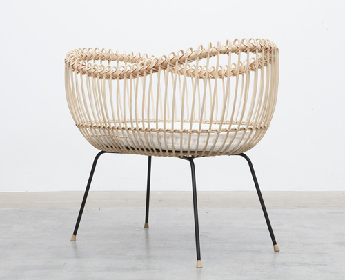 Babycrib Lola: Modern Rattan Baby Crib with Metal Stand by Bermbach Handcrafted