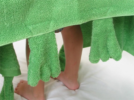 childs bath mate green frog hooded bath tubby towel