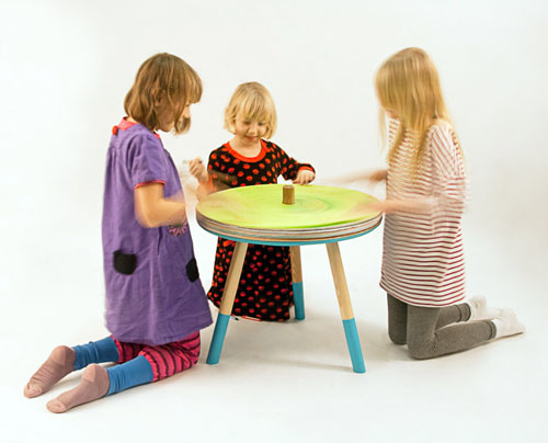 Come and Draw Table by Tian Tang