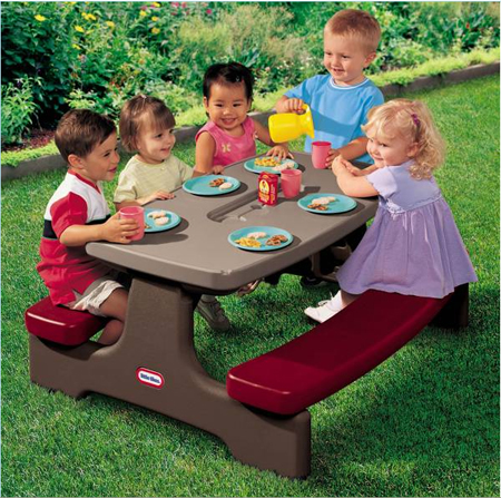 Little Tikes Endless Adventures Easy Store Table for Comprehensive Group Fun