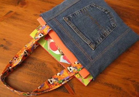 La Chiffonniere Coloring Bags