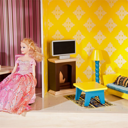 Let Your Kids Have Great Fun And Boost Their Creativity With So Chic Dollhouse