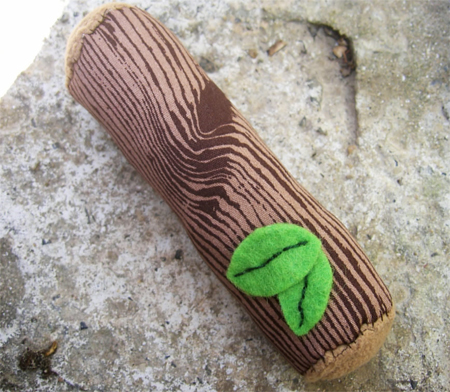Little Rattle Log - A Smart Unisex Baby Gift